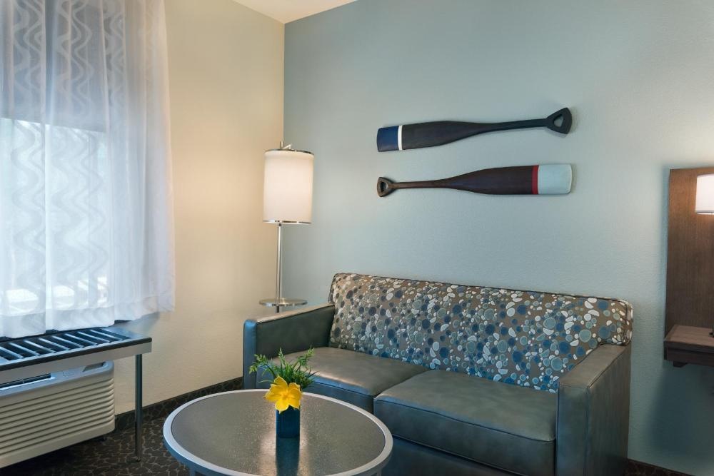 Oxford Suites Bellingham