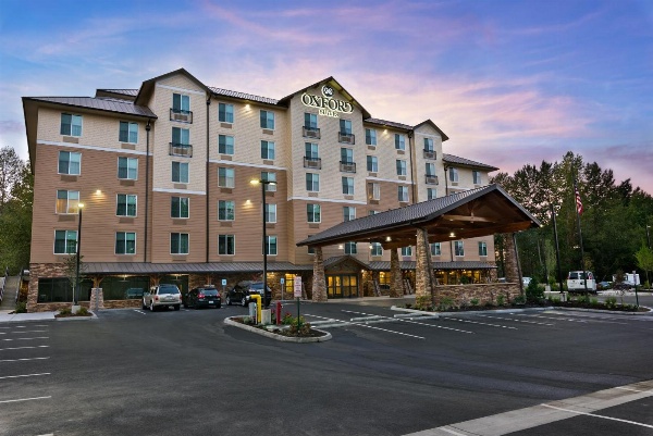 Oxford Suites Bellingham image 1