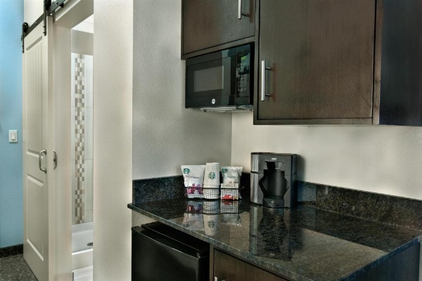 Oxford Suites Bellingham image 14