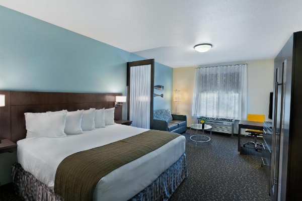 Oxford Suites Bellingham image 15